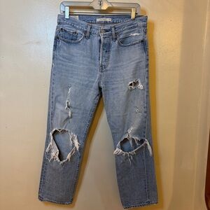 LEVI’S Wedgie Jean Size 28